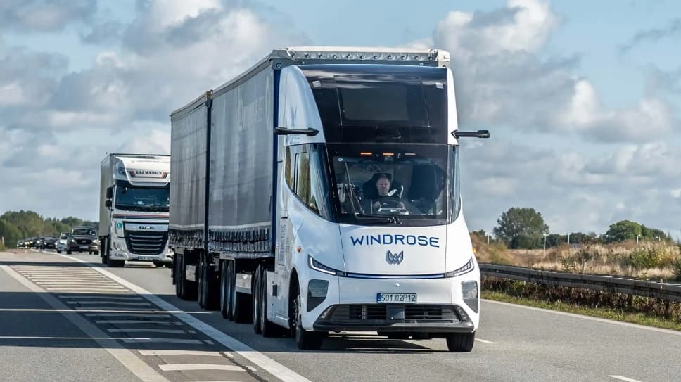 Windrose Global E700: Teslas schärfster Lkw-Konkurrent landet in den USA